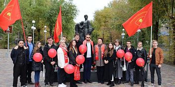 Тамара Головачева поздравила волгоградцев с Днем рождения комсомола