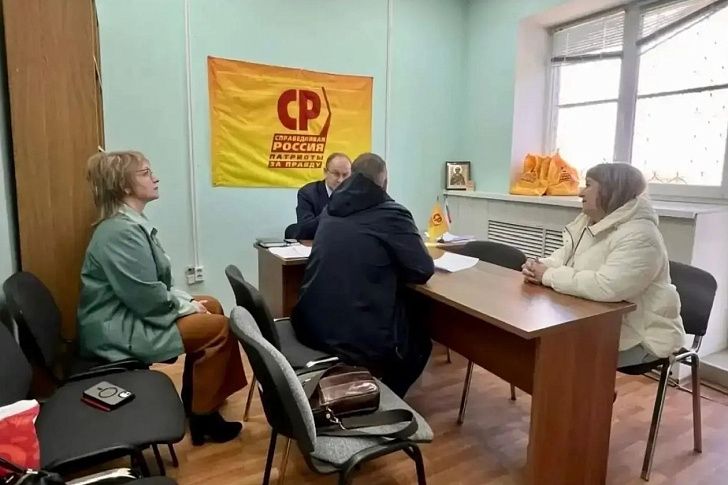 От домов до дорог: новые вопросы от жителей взяты Дмитрием Калашниковым на депутатский контроль