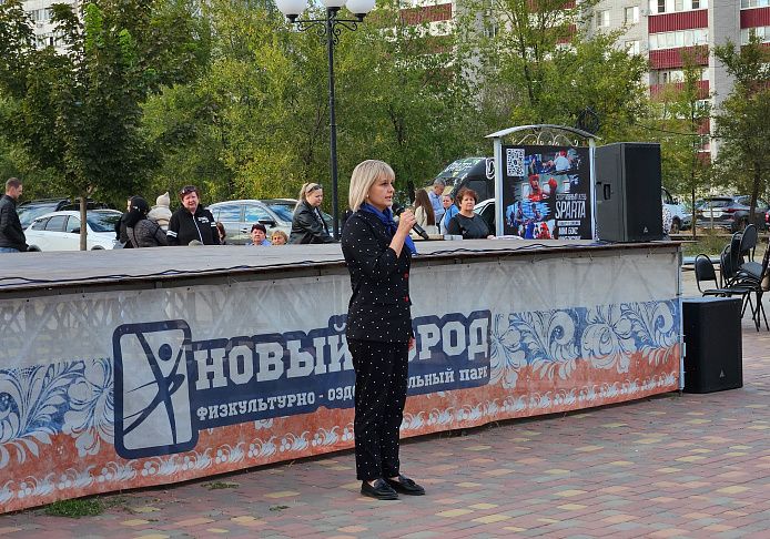 Мария Аплеталина приняла участие в патриотическом концерте «Синий платочек» в Волжском