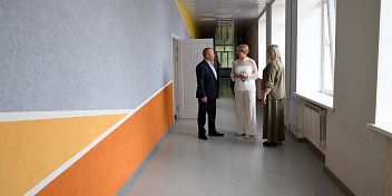 Лариса Гордиенко ознакомилась с результатом капремонта школы №9 в Михайловке