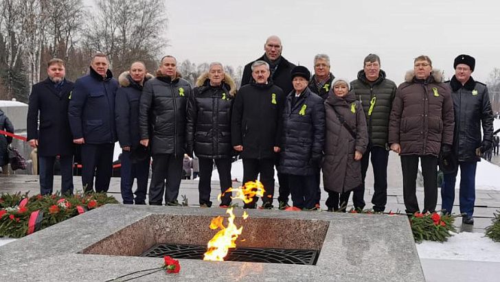  Волгоградцы почтили память погибших защитников и жителей блокадного Ленинграда 