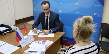 Владимир Шкарин рассмотрел обращения граждан по вопросам здравоохранения