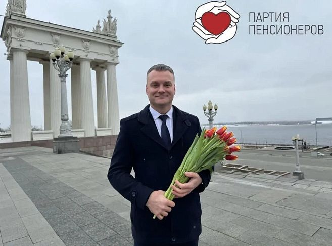 Поздравление Евгения Кареликова с Днем матери