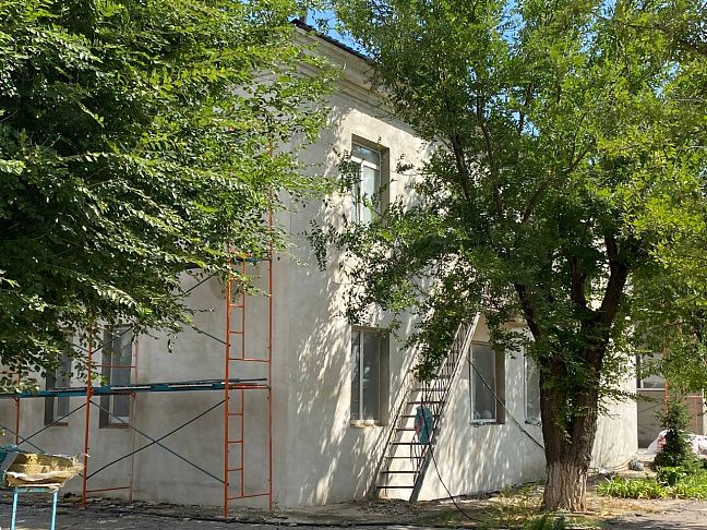 Дмитрий Григоров ознакомился с ходом ремонтных работ в детском саду «Буратино»