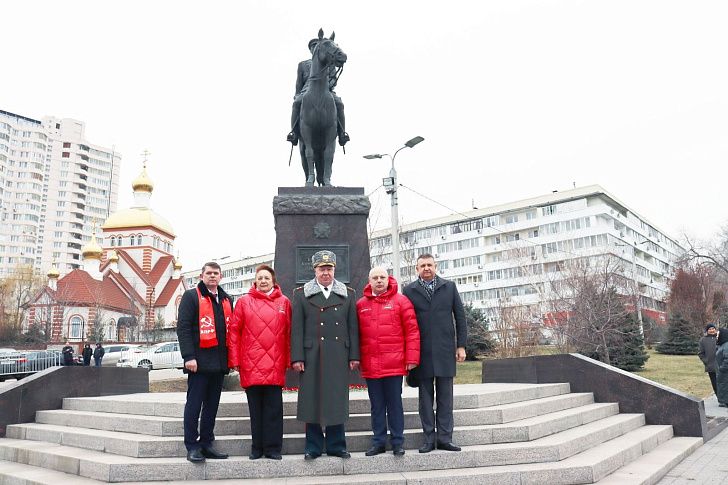 Депутаты фракции КПРФ приняли участие в научно-практической конференции, посвященной Дню Победы в Сталинградской битве