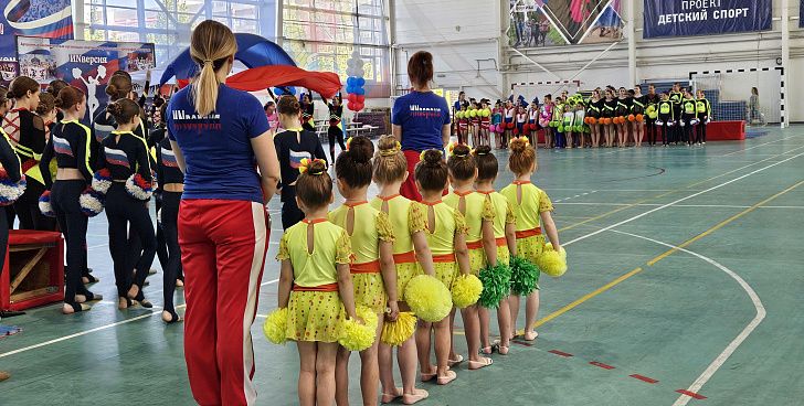 Депутат областной Думы Мария Аплеталина посетила отчётный концерт спортивного клуба «Инверсия» в городе Волжском