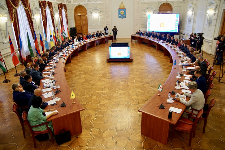 Парламентарии Юга России поддержали инициативы Волгоградской областной Думы
