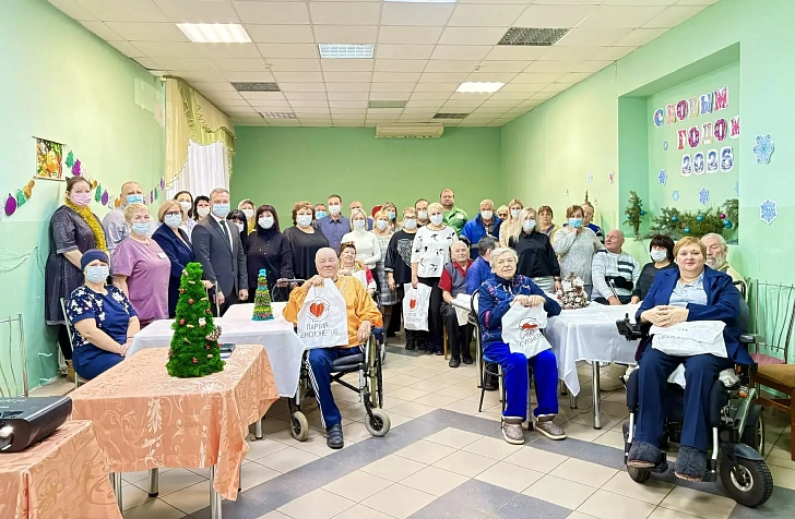 Новогодние поздравления сотрудникам и подопечным Ергенинского дома-интерната