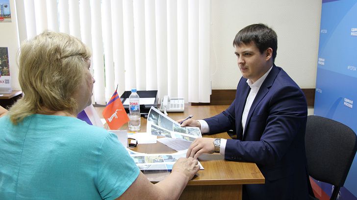 Депутат Волгоградской областной Думы Александр Нелепин провел прием граждан