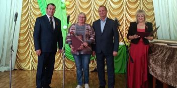 Сергей Булгаков поздравил представителей старшего поколения  с Днем пожилого человека
