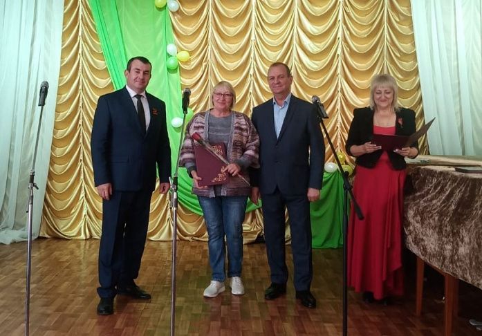 Сергей Булгаков поздравил представителей старшего поколения  с Днем пожилого человека