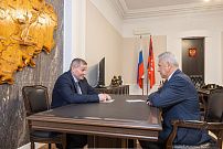 Андрей Бочаров провел рабочую встречу с Сергеем Четвериковым