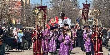 В Волжском прошел общегородской молебен о всех воинах, участвующих в СВО