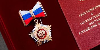 Матери-героини получат господдержку наравне с Героями Труда
