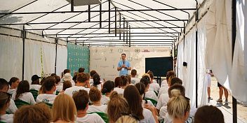  «Возможности у вас безграничные»: Владимир Шкарин  рассказал студентам об их профессиональных перспективах