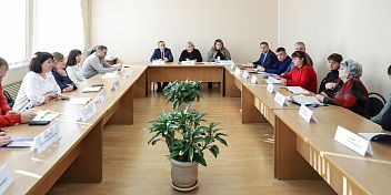 Профильный комитет облдумы провел выездное совещание по вопросам управления многоквартирными домами