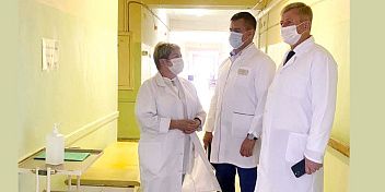 Руководители областной медицины инспектируют медучреждения Волжского