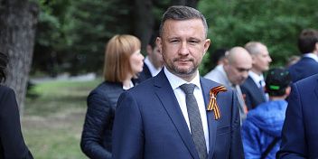 Поздравление первого заместителя председателя Волгоградской областной Думы Михаила Струка с 82-ой годовщиной Победы в Сталинградской битве