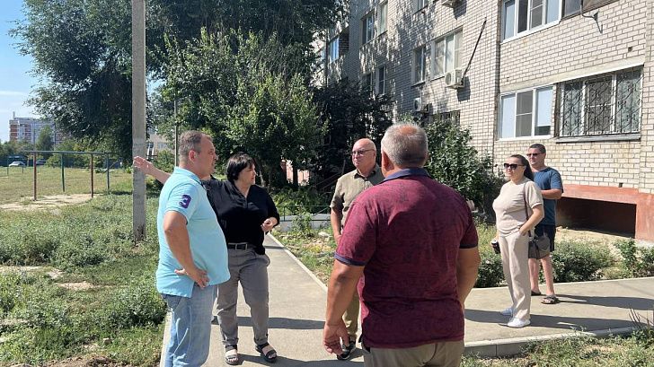 Депутаты  ознакомились с ходом работ по благоустройству в Тракторозаводском районе Волгограда