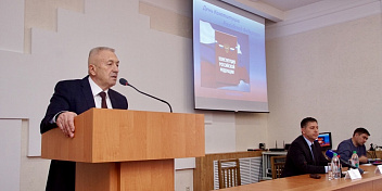 День Конституции России: в регионе проходят церемонии вручения паспортов 