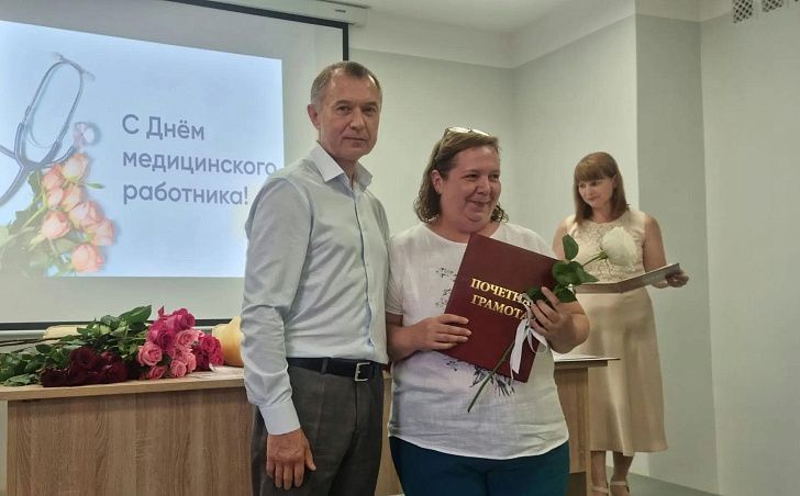 Игорь Романов поздравил медиков с профессиональным праздником