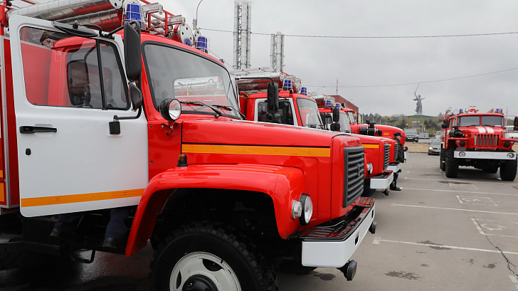 Сельские районы Волгоградской области получили новые пожарные машины