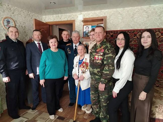 В честь Дня защитника Отечества навестили ветерана Великой Отечественной войны