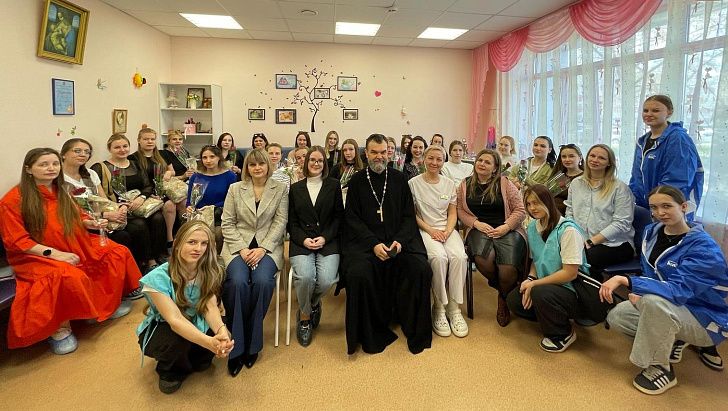 В Волжском прошла акция «Счастье быть беременной»