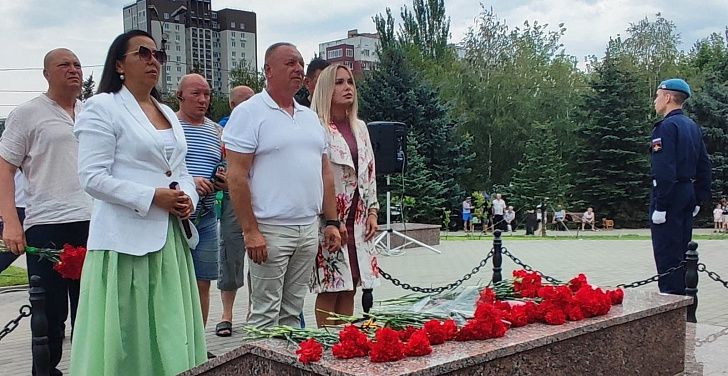 Митинг в честь Дня ВДВ