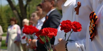 Депутат Волгоградской областной Думы Александр Коротков принял участие в торжественных митингах в преддверии Дня Победы