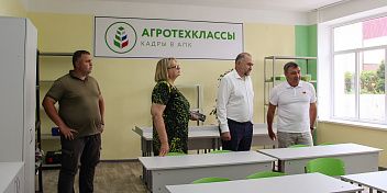 В Кумылженском районе продолжается капитальный ремонт сразу трех сельских школ