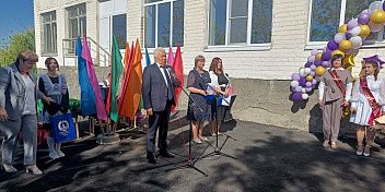 Для выпускников  Александровской средней школы прозвенел последний звонок