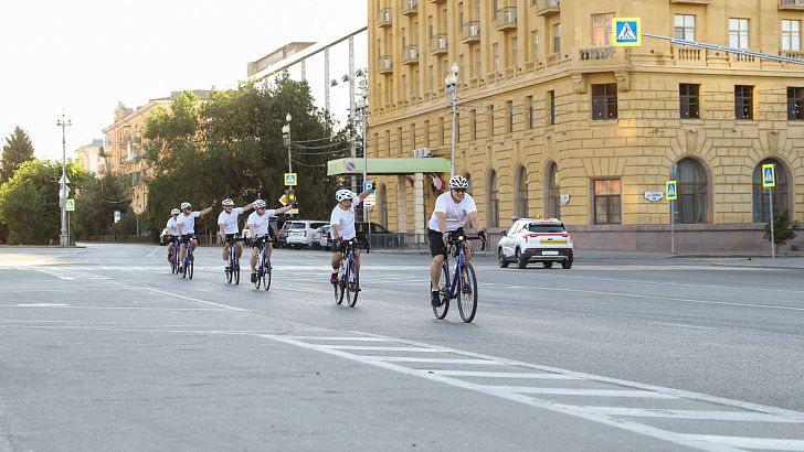  В Волгограде стартовала патриотическая акция-велопробег «Из Сталинграда в Ленинград: дорога памяти длиною в 80 лет»    