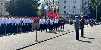 Парад Победы с участием учеников кадетских классов