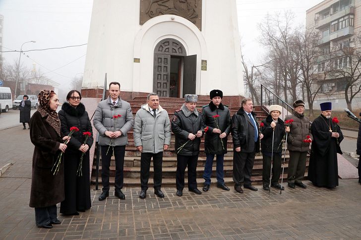 Депутаты регионального парламента почтили память защитников Сталинграда