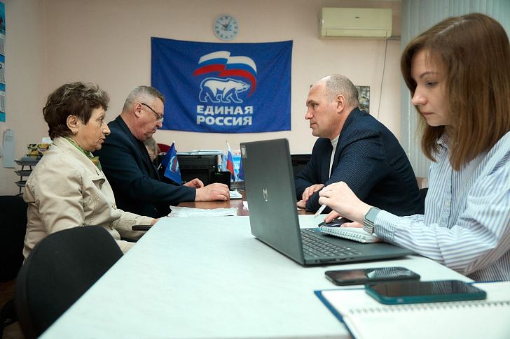 Игорь Воробьёв провёл приём граждан в Красноармейском районе