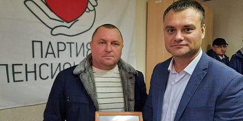 Евгений Кареликов встретился с однопартийцами в Камышине