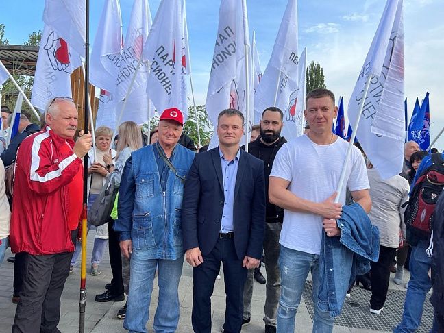 Партия пенсионеров приняла участие  в митинге в поддержку спецоперации и референдумов