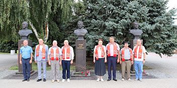 Депутаты-коммунисты Волгоградской областной Думы отметили день Воинской Славы