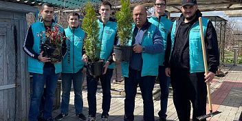 «Новые люди» помогают героям: субботник во дворе ветерана Великой Отечественной войны при поддержке депутата Волгоградской областной Думы Самвела Аветисяна