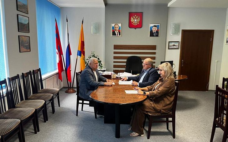 Александр Шевченко встретился с руководством Камышинского района и проверил ход подготовки к Агродиктанту