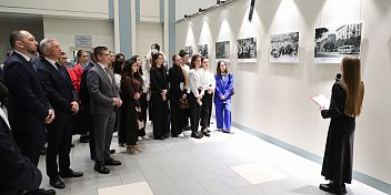 В Волгограде открылась фотовыставка «Освобождение. Путь к Победе. Восстановление Европы»