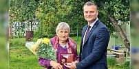 Знак «Житель осажденного Сталинграда» вручен столетней жительнице города-героя