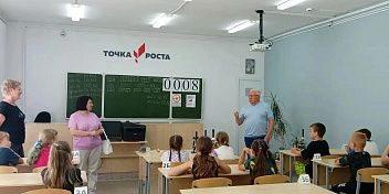 Безопасность детства под депутатским контролем: Александр Шевченко проверил организацию отдыха в СШ №6 города Котово