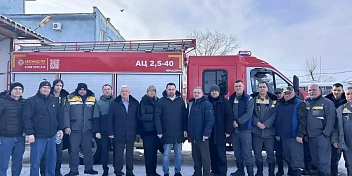 Равная поддержка героям: актив ЛДПР встретился с сотрудниками аварийно-спасательного цеха №51 АО «Каустик»