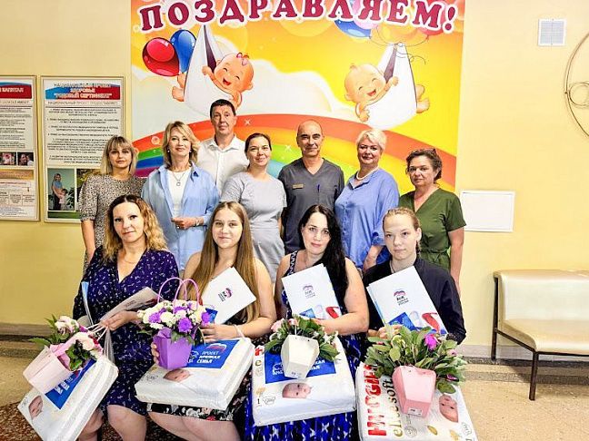 Мария Аплеталина побывала в областном перинатальном центр Волжского