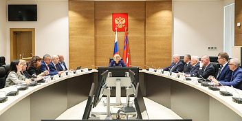 Сегодня состоялось  заседание комитета Волгоградской областной Думы  по строительству, жилищной политике и жилищно-коммунальному хозяйству под  председательством Валентины Гречины