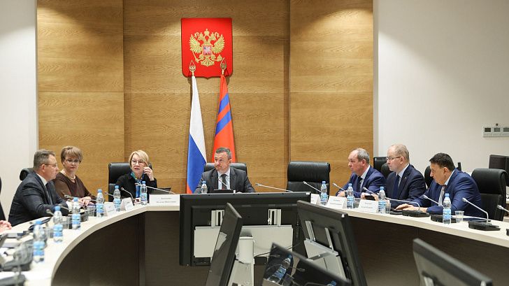 Региональный парламент приступил к рассмотрению проекта областного бюджета