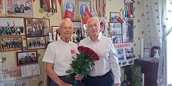 Александр Блошкин поздравил заслуженного фронтовика с 99-летием