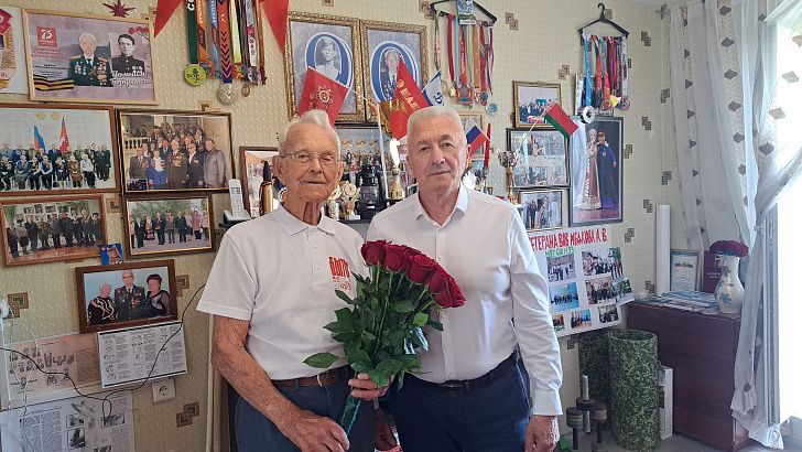 Александр Блошкин поздравил заслуженного фронтовика с 99-летием